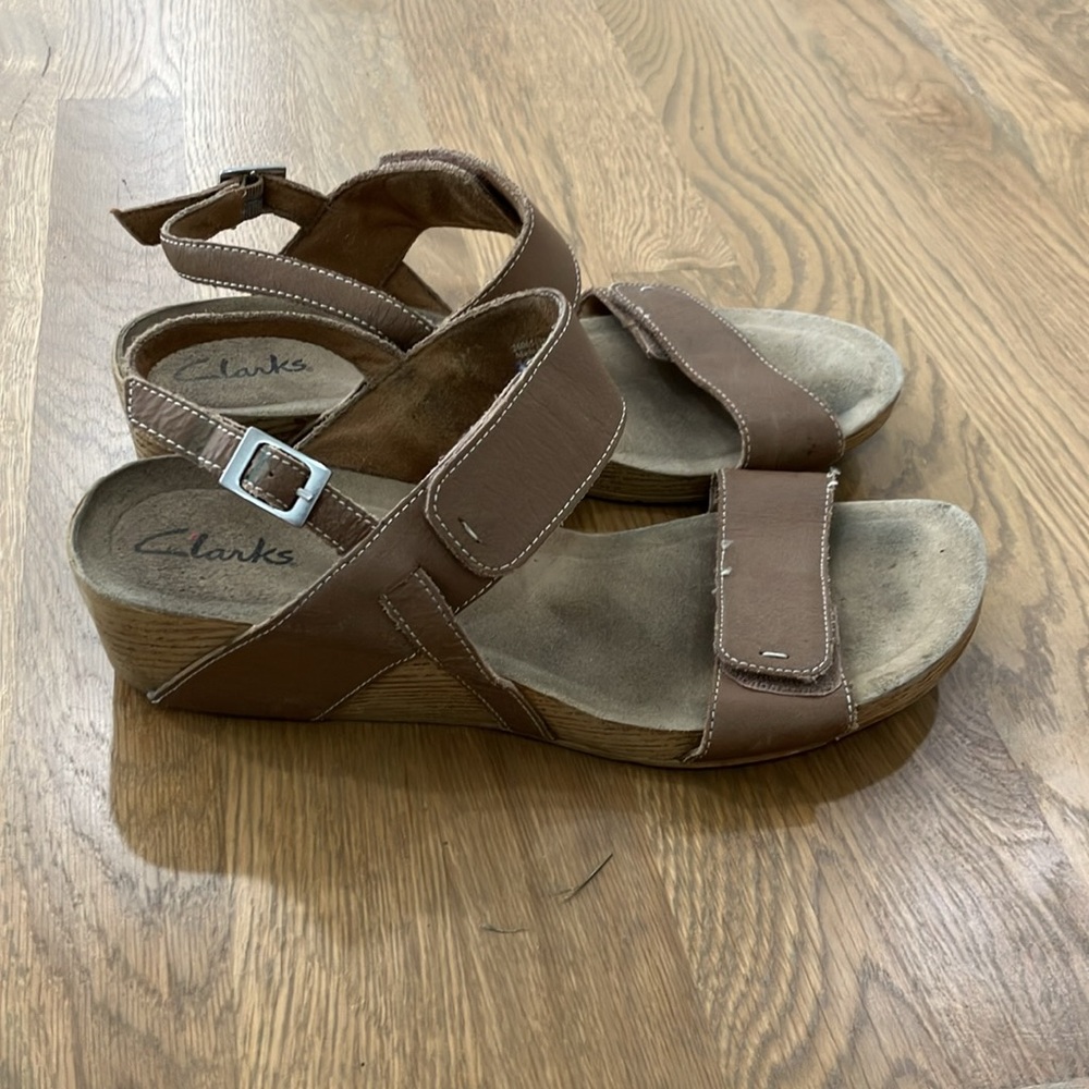 Clarks Women's Brown Tan Wedge Auriel Fin Cork Leather Sandals